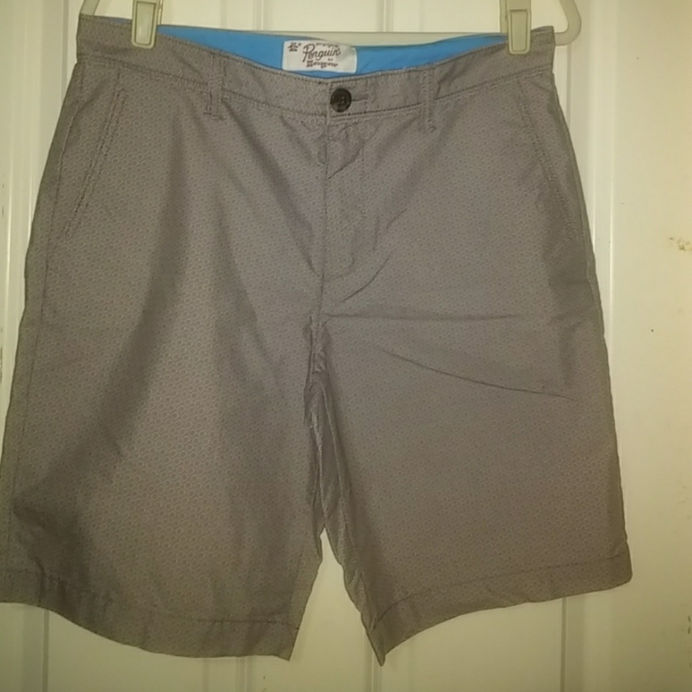 Shorts size 32 by Munsingwear/Penguin
